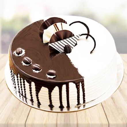 Half chocolate store half vanilla cake